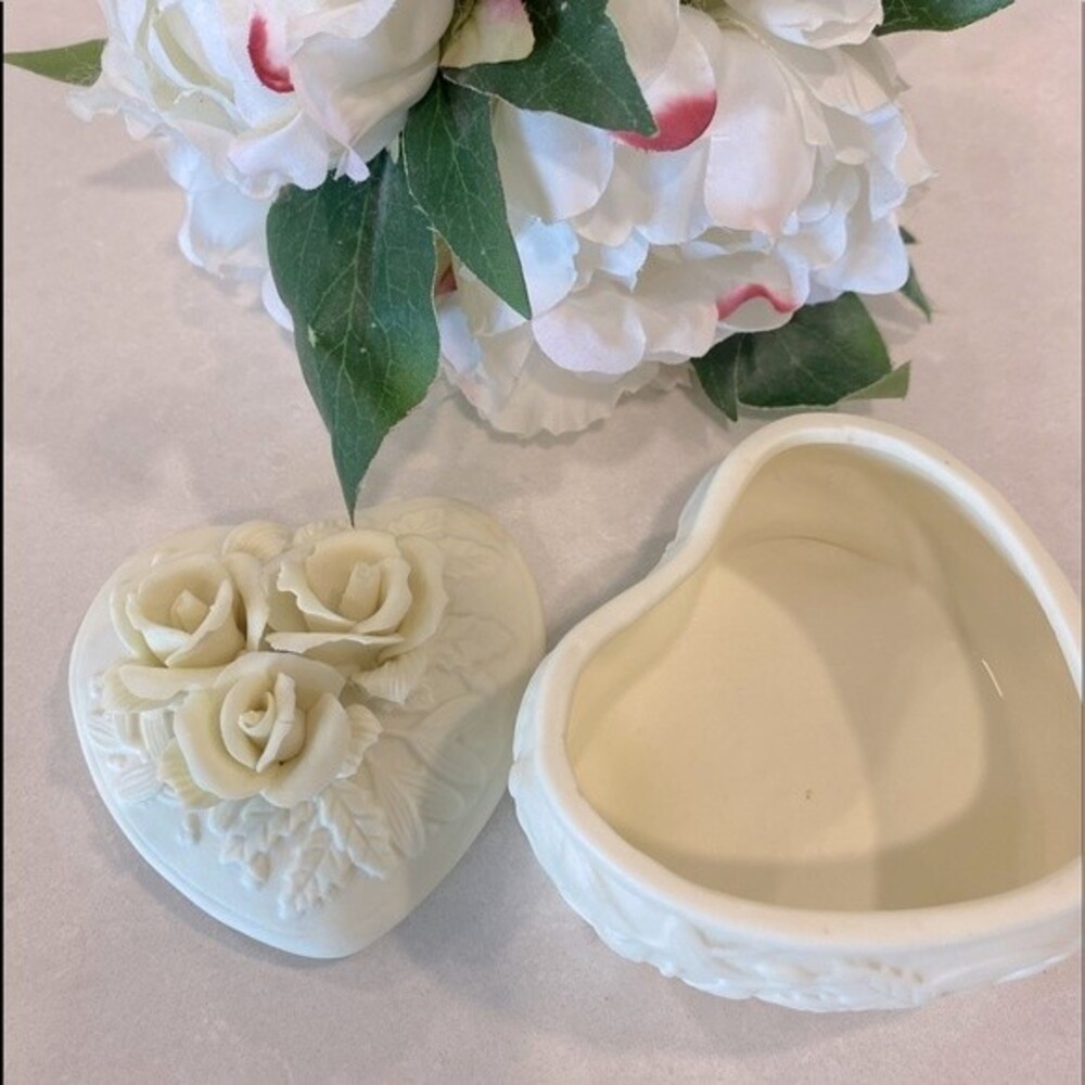 Vintage Porcelain Heart Shaped Jewelry Trinket box with delicate Roses